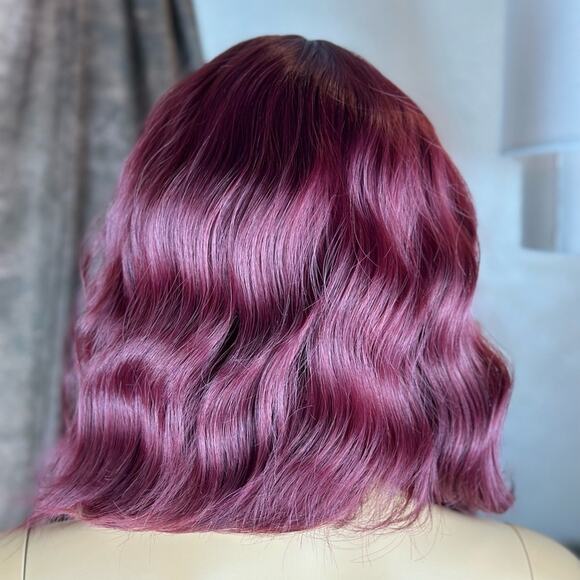 Burgundy wig with bangs - Picture 11 of 12